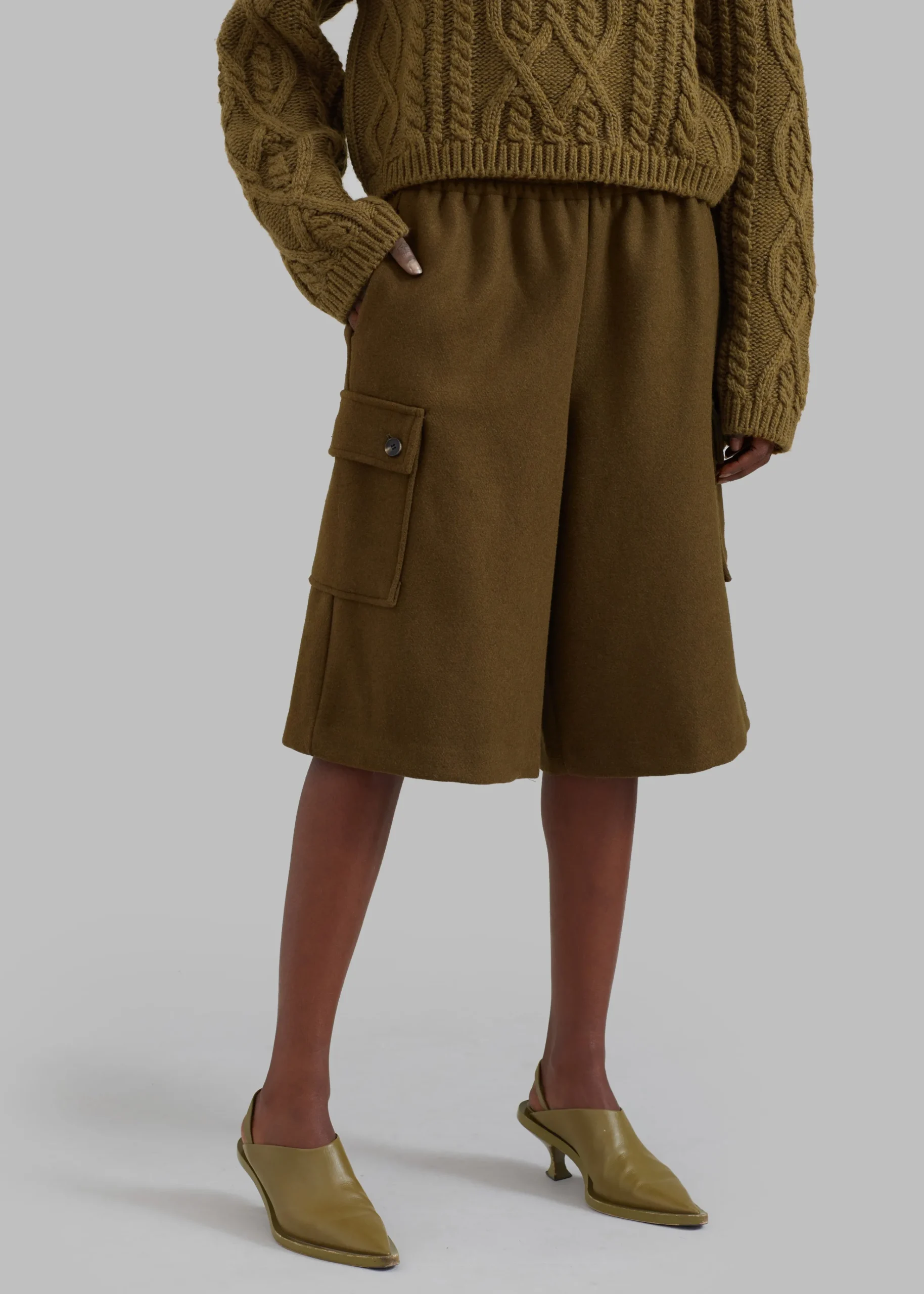 The Frankie Shop Bristol Cargo Shorts Olive New