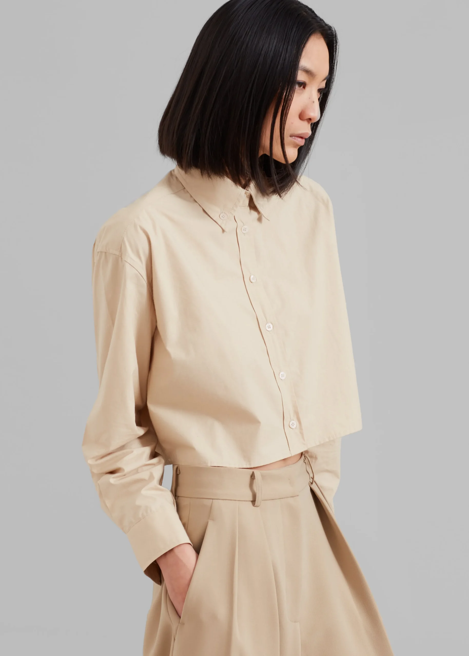 The Frankie Shop Caracas Cropped Shirt Beige
