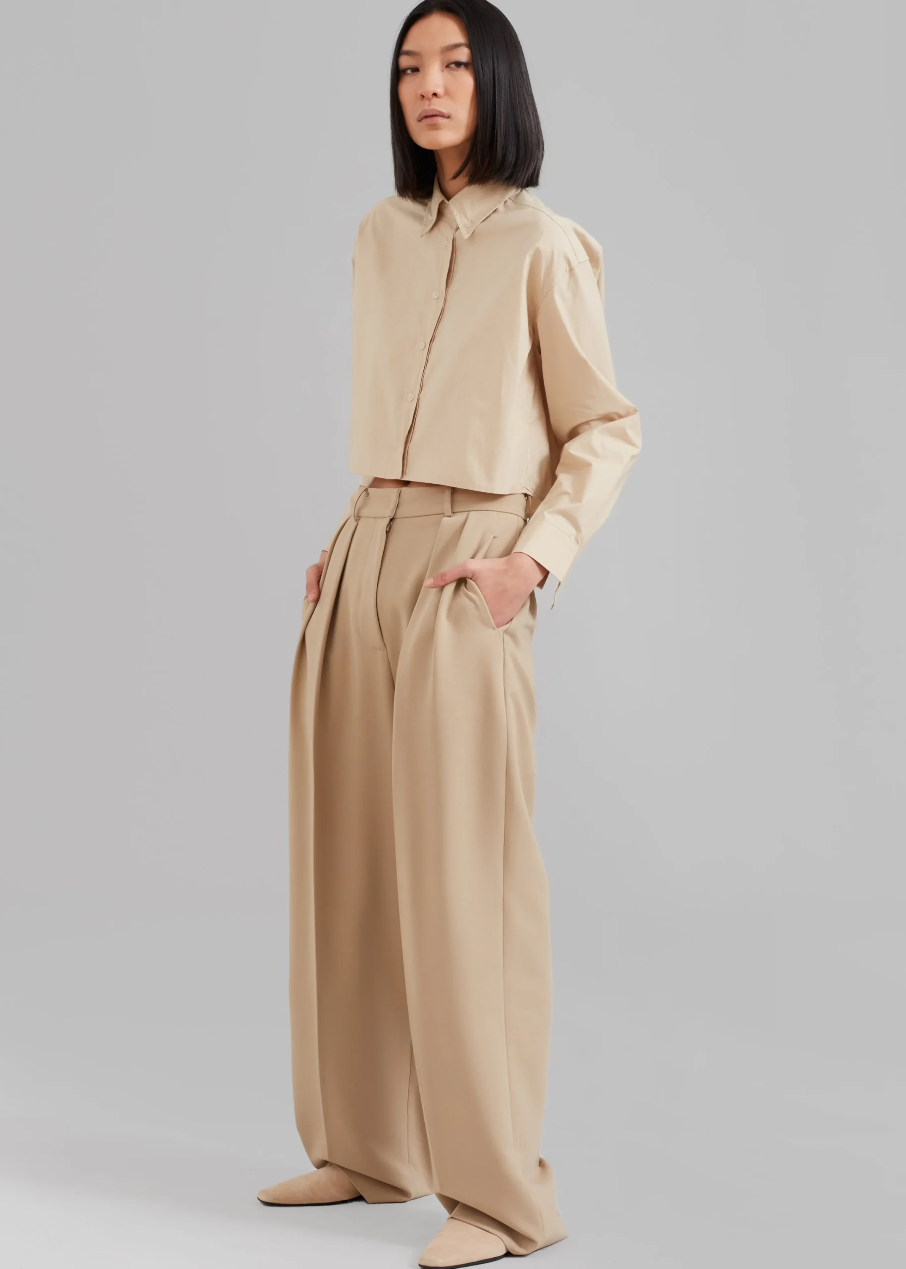 The Frankie Shop Caracas Cropped Shirt Beige