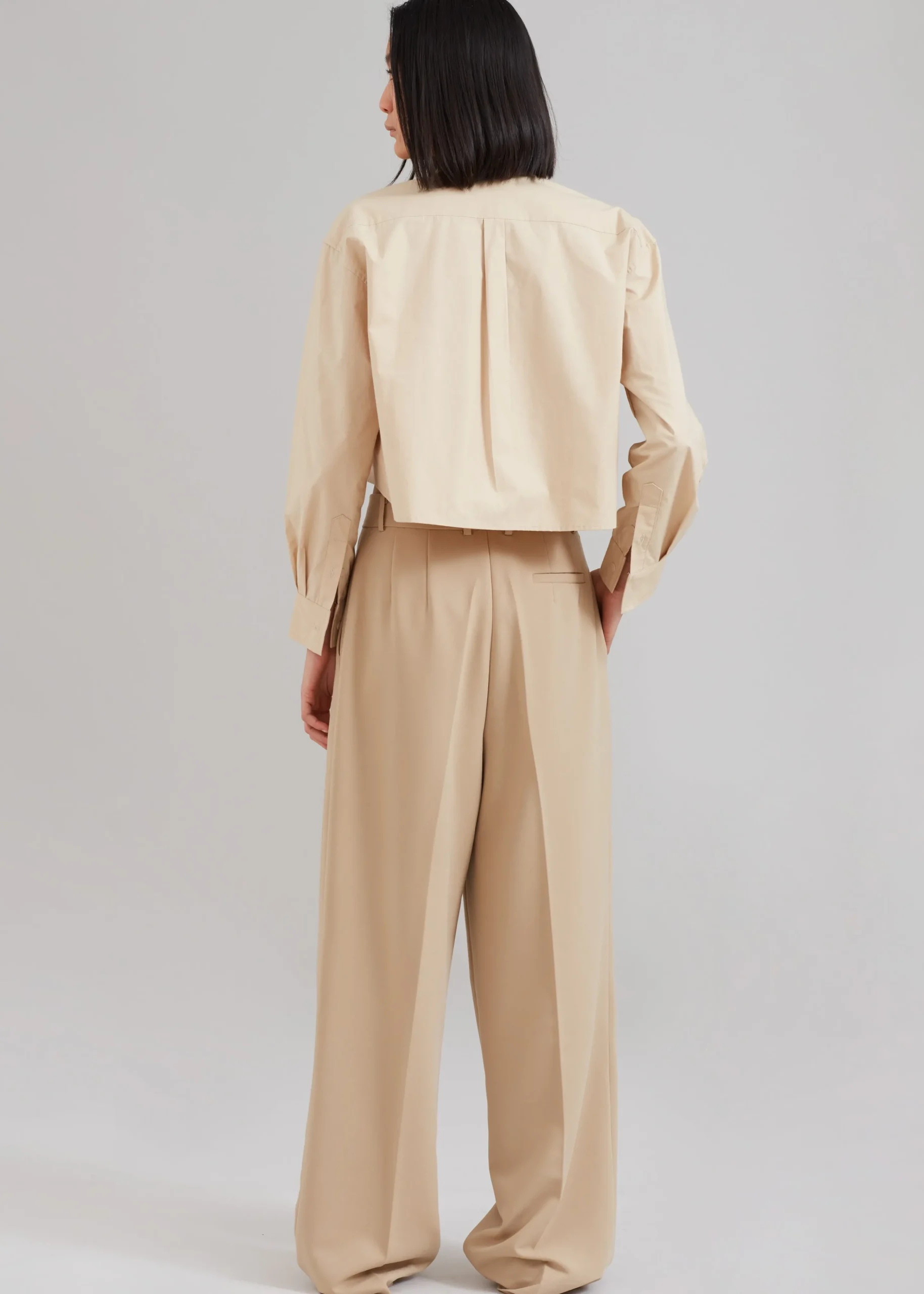 The Frankie Shop Caracas Cropped Shirt Beige