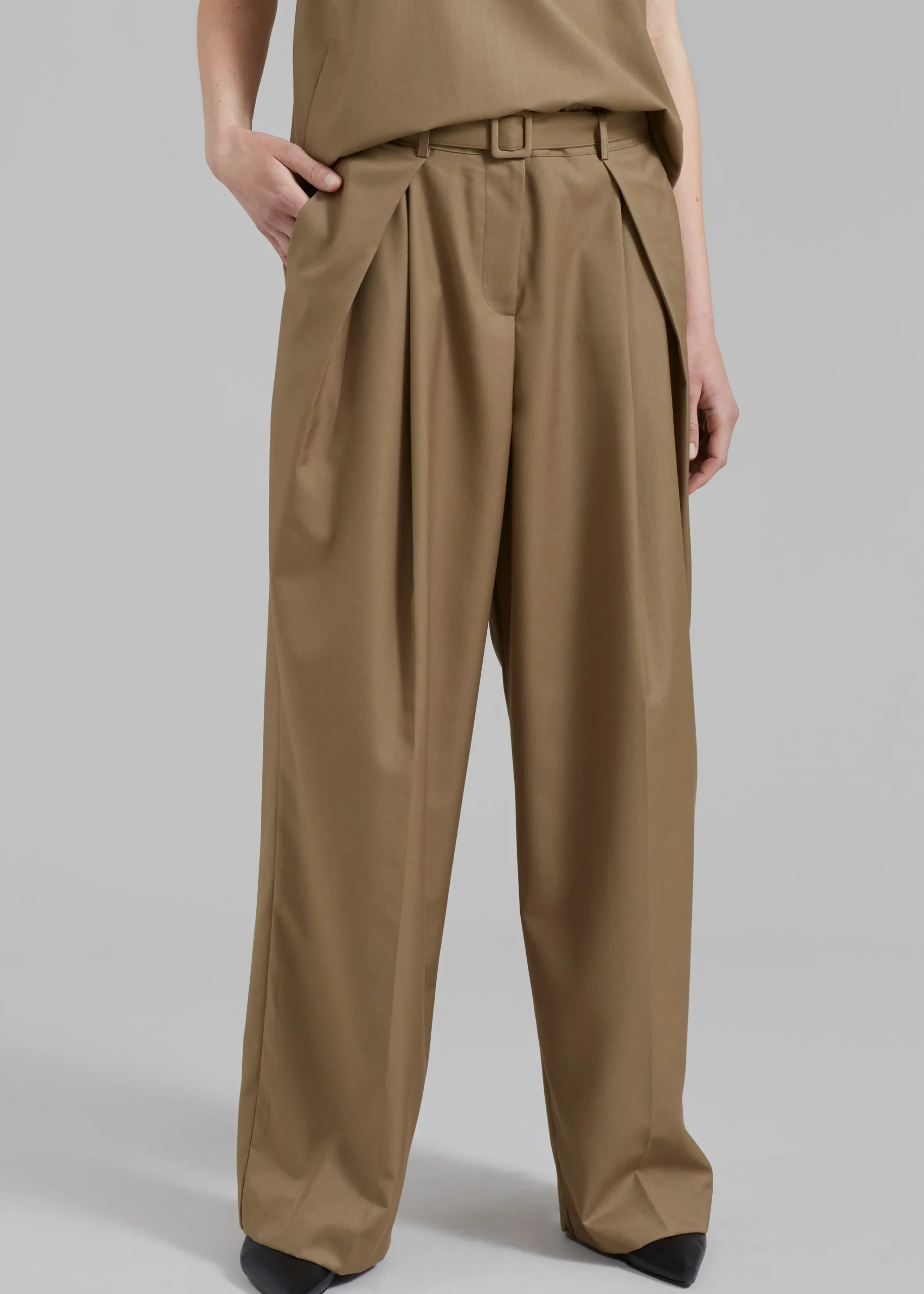 The Frankie Shop Clay Belted Pants Desert Taupe Best