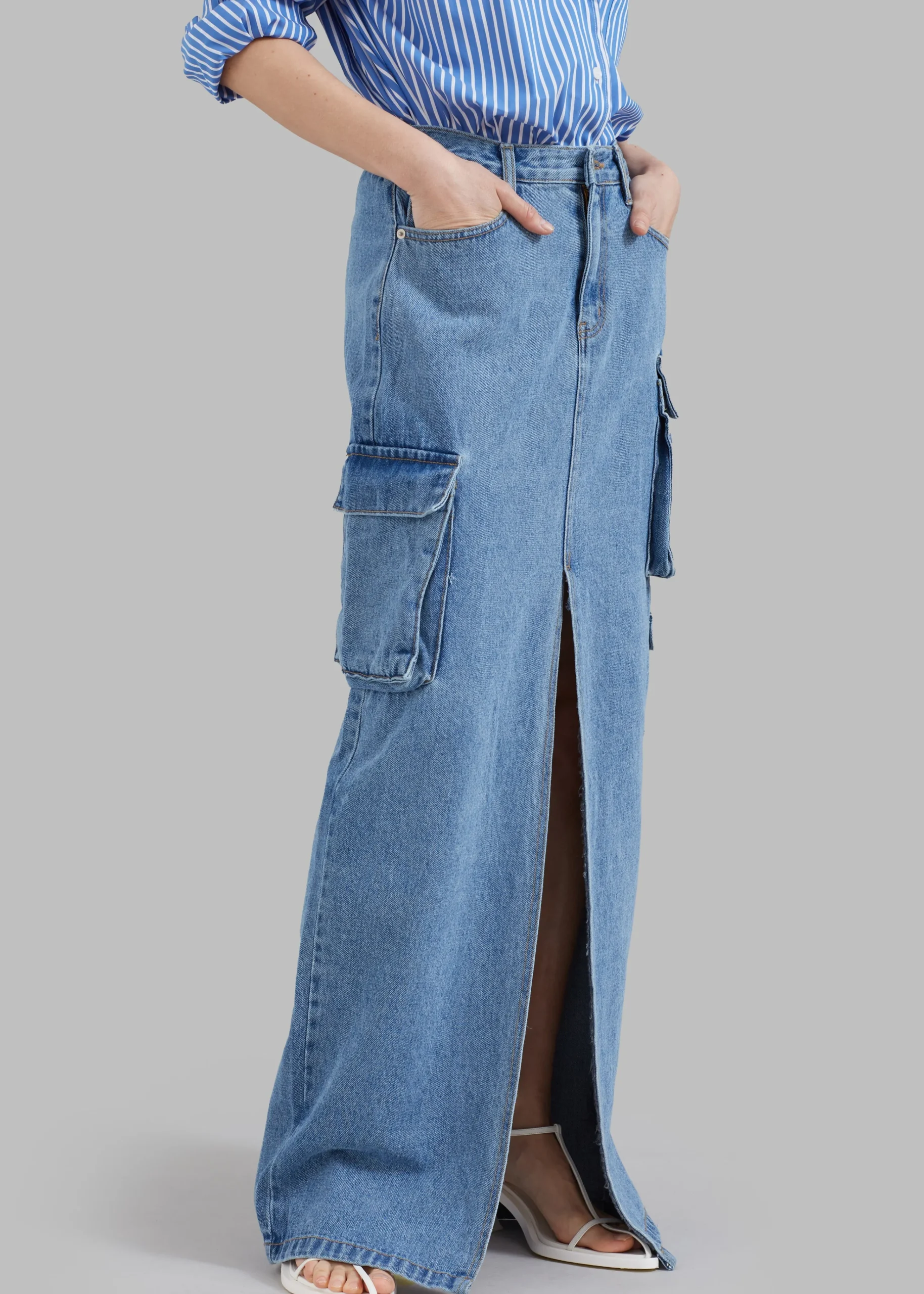 The Frankie Shop Denver Cargo Skirt Medium Wash Hot