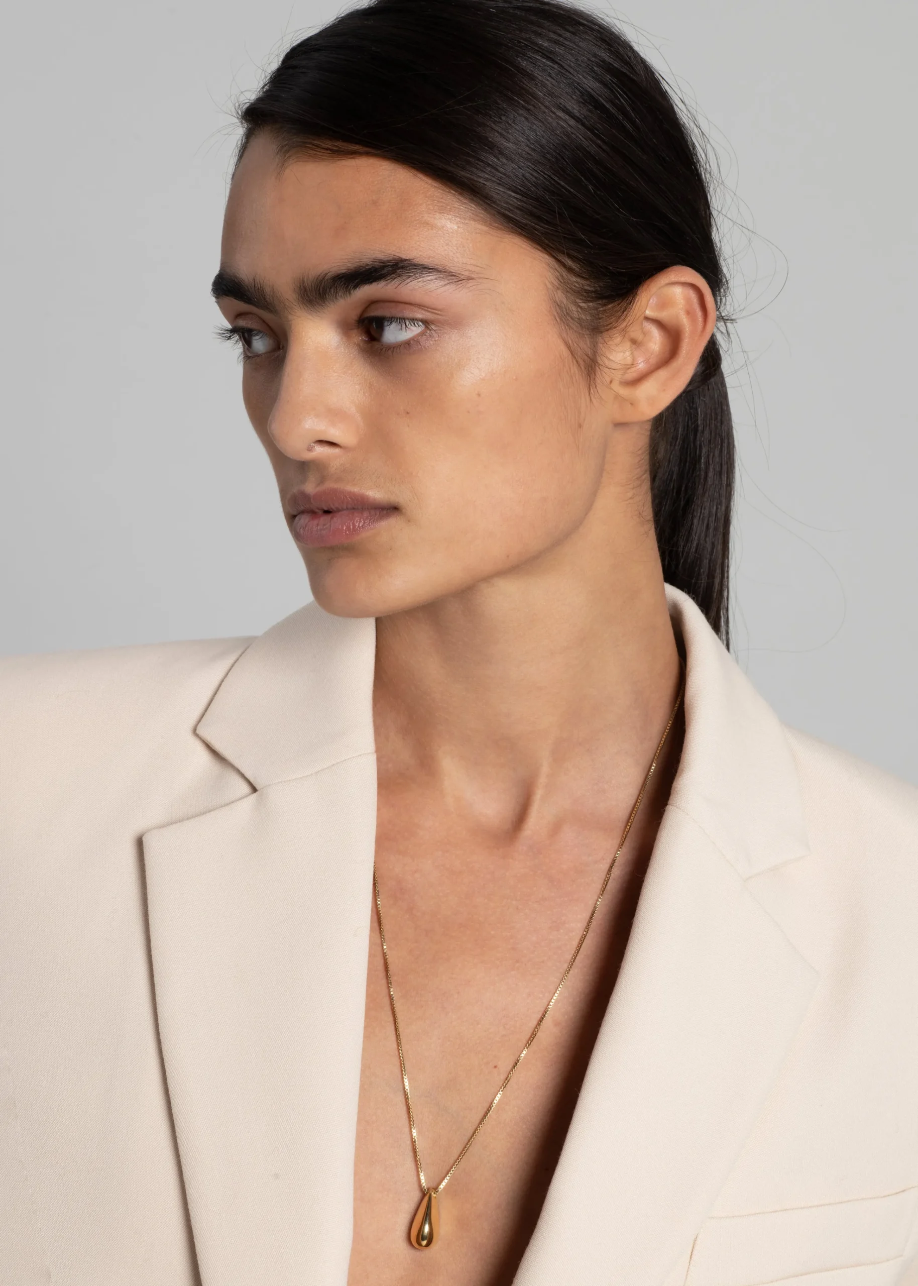 The Frankie Shop Fay Andrada Nena Pendant Necklace Gold Hot