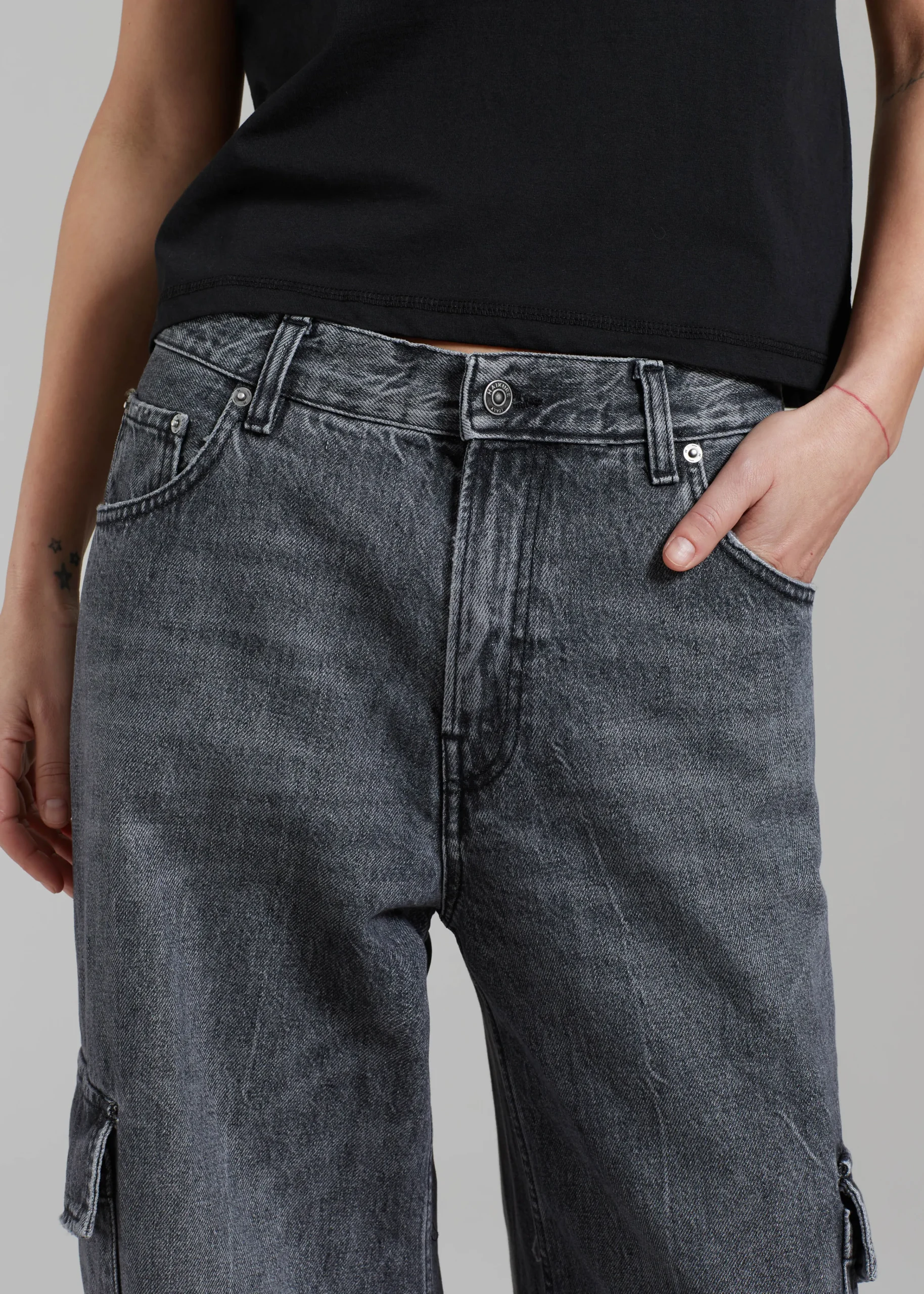 The Frankie Shop Haikure Bethany Cargo Pants Marble Black Online