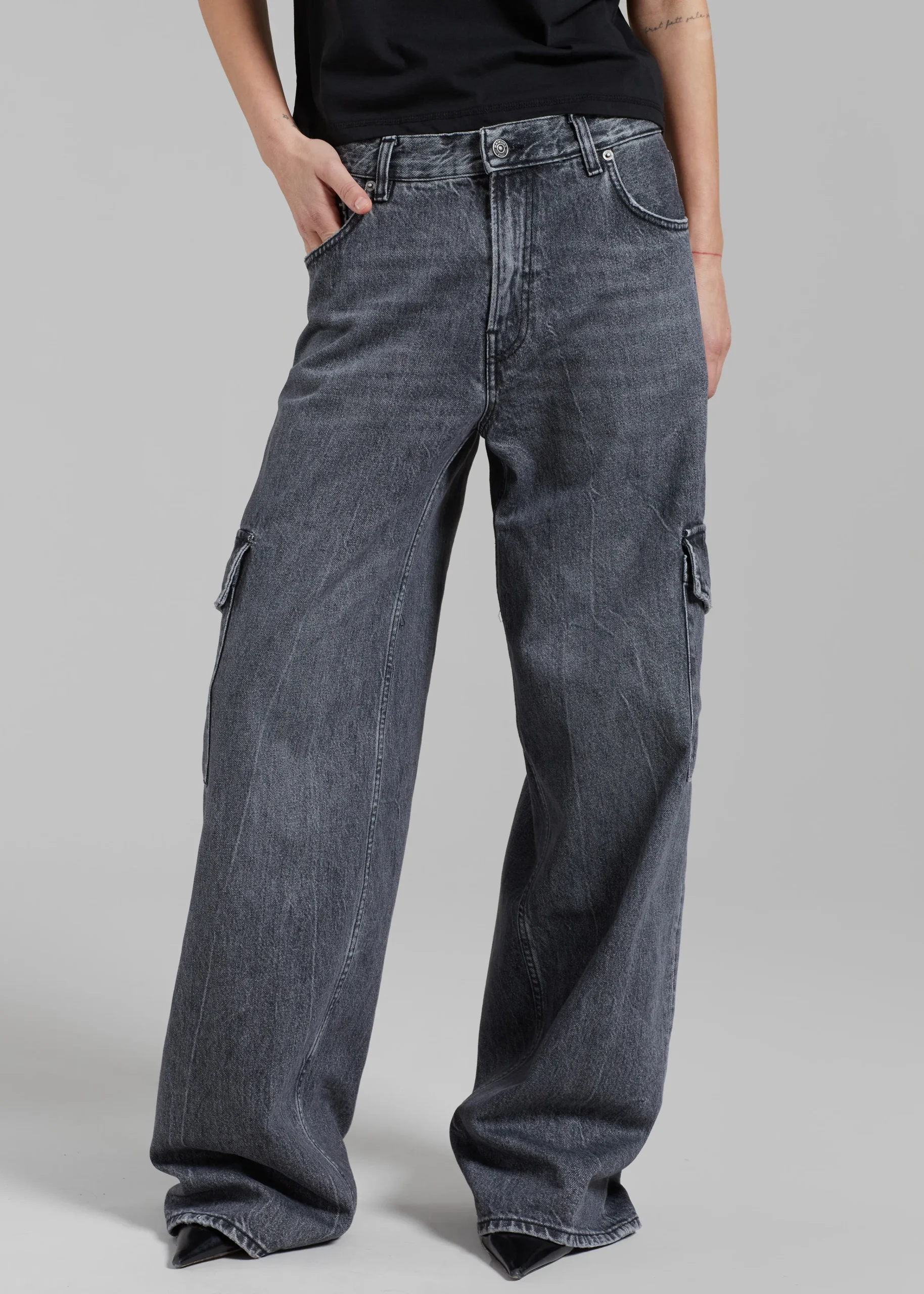 The Frankie Shop Haikure Bethany Cargo Pants Marble Black Online