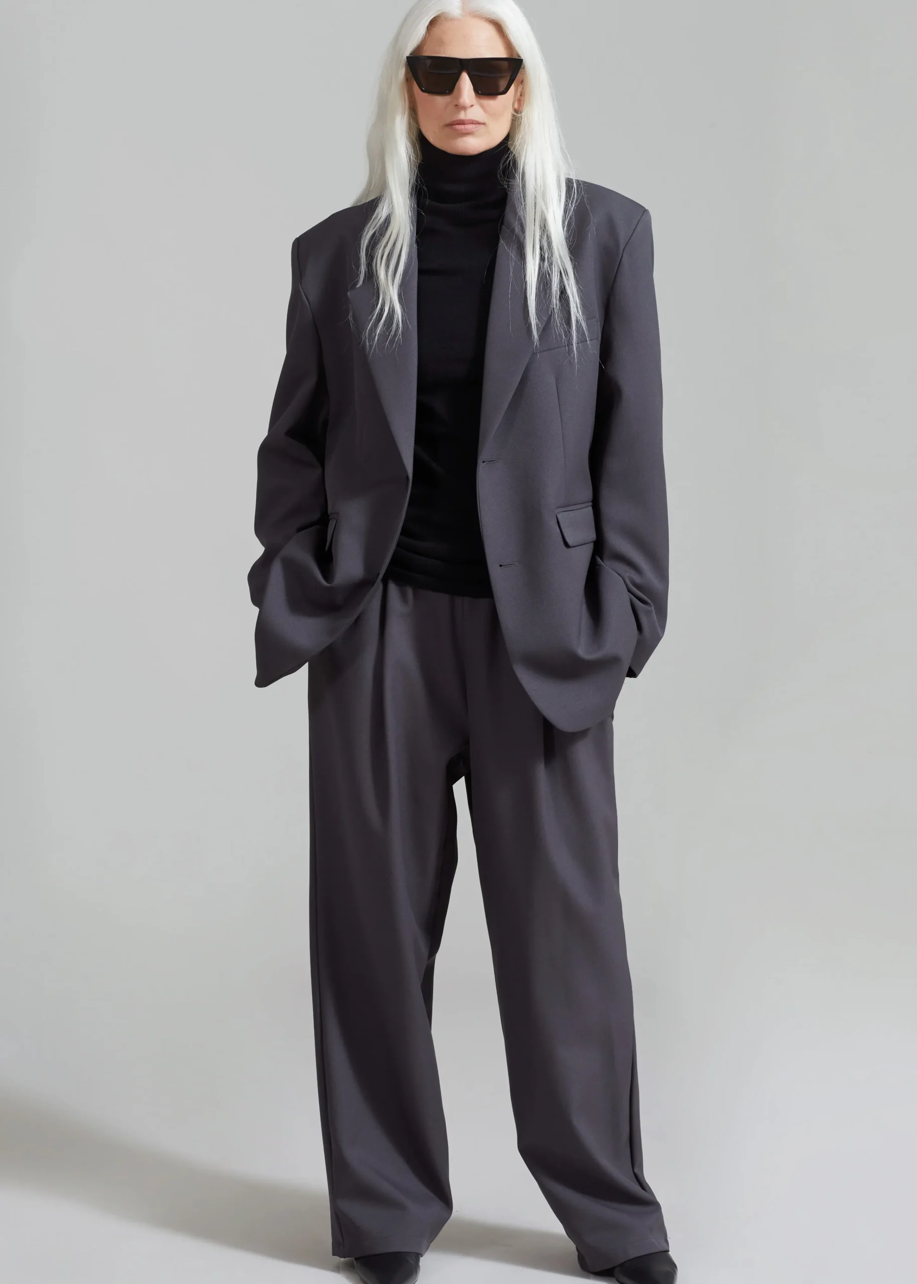 The Frankie Shop Janell Pants Dark Grey Hot