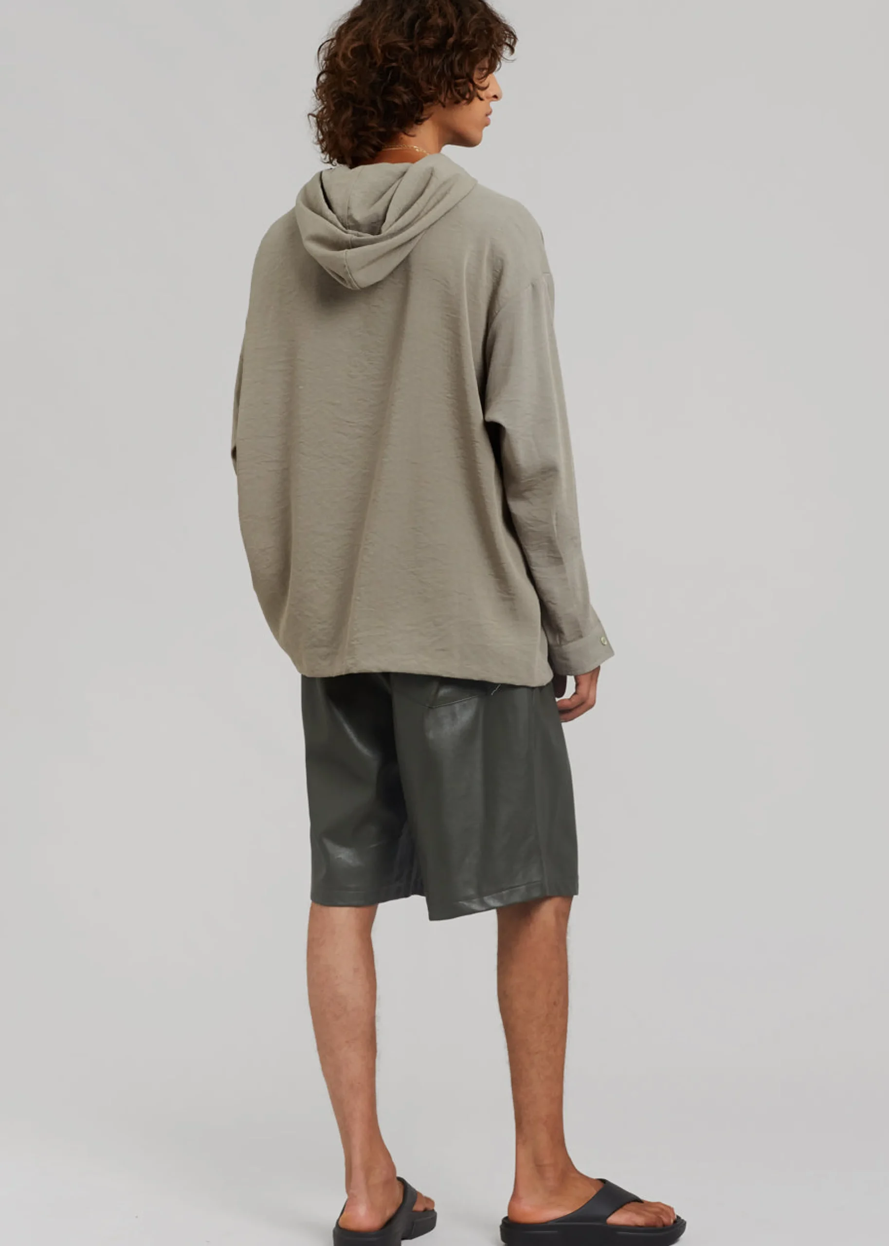 The Frankie Shop Jonas Faux Leather Shorts Olive Hot