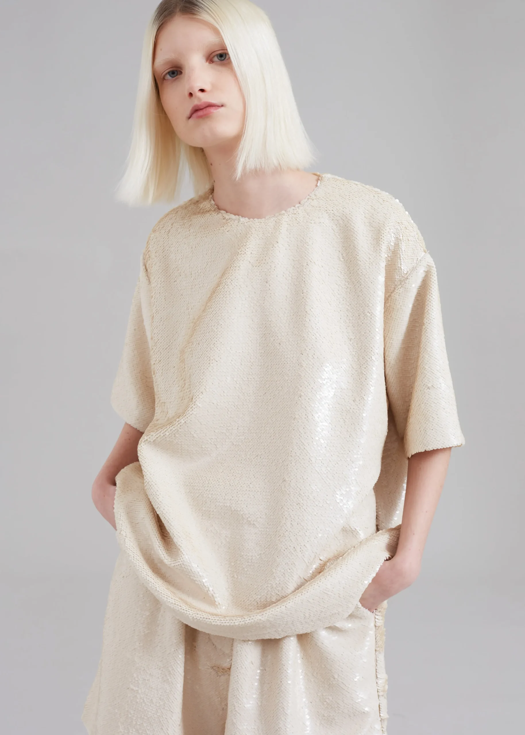 The Frankie Shop Jones Boxy Sequins Tee Cream Best