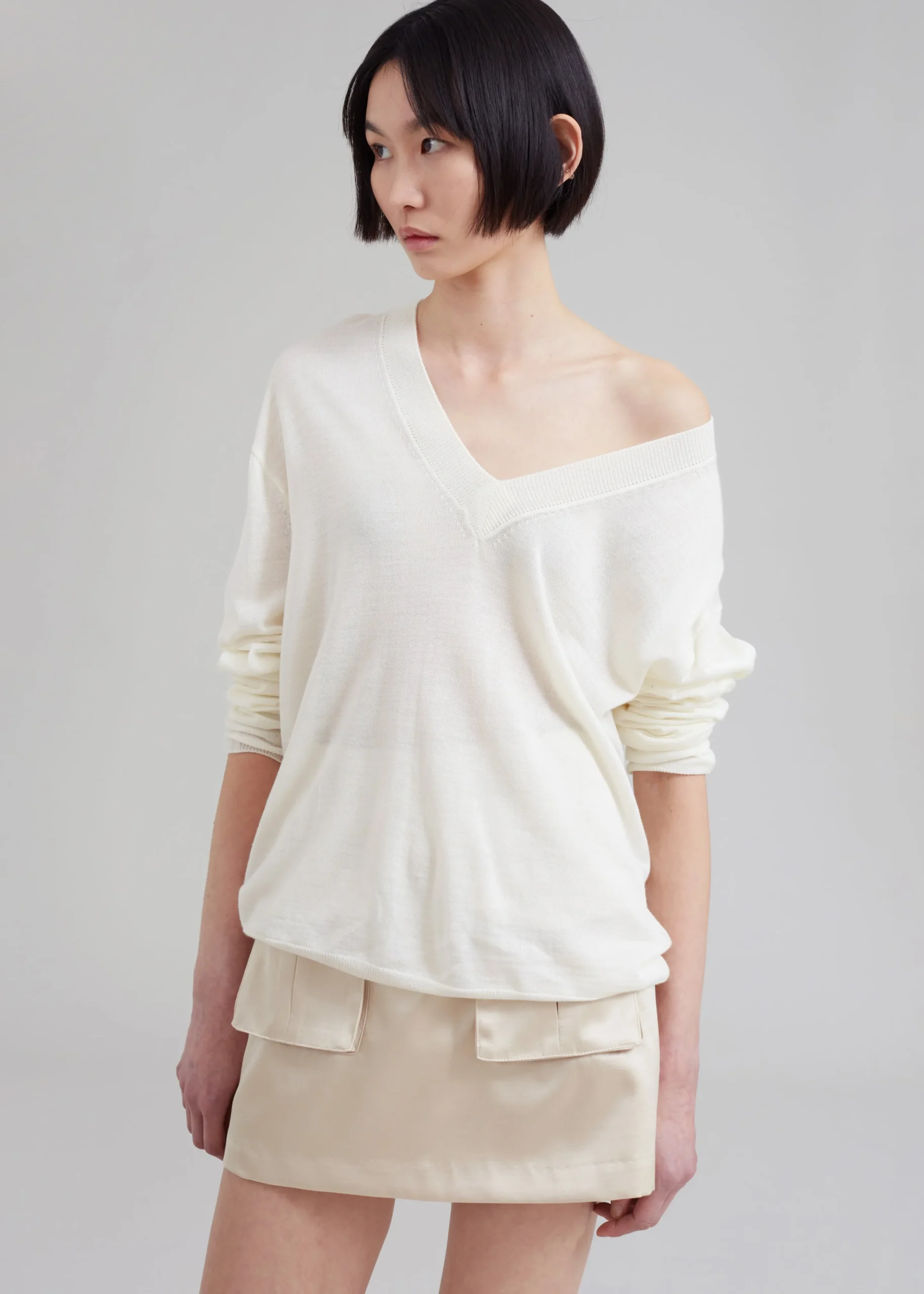 The Frankie Shop Juro V-Neck Knit Cream