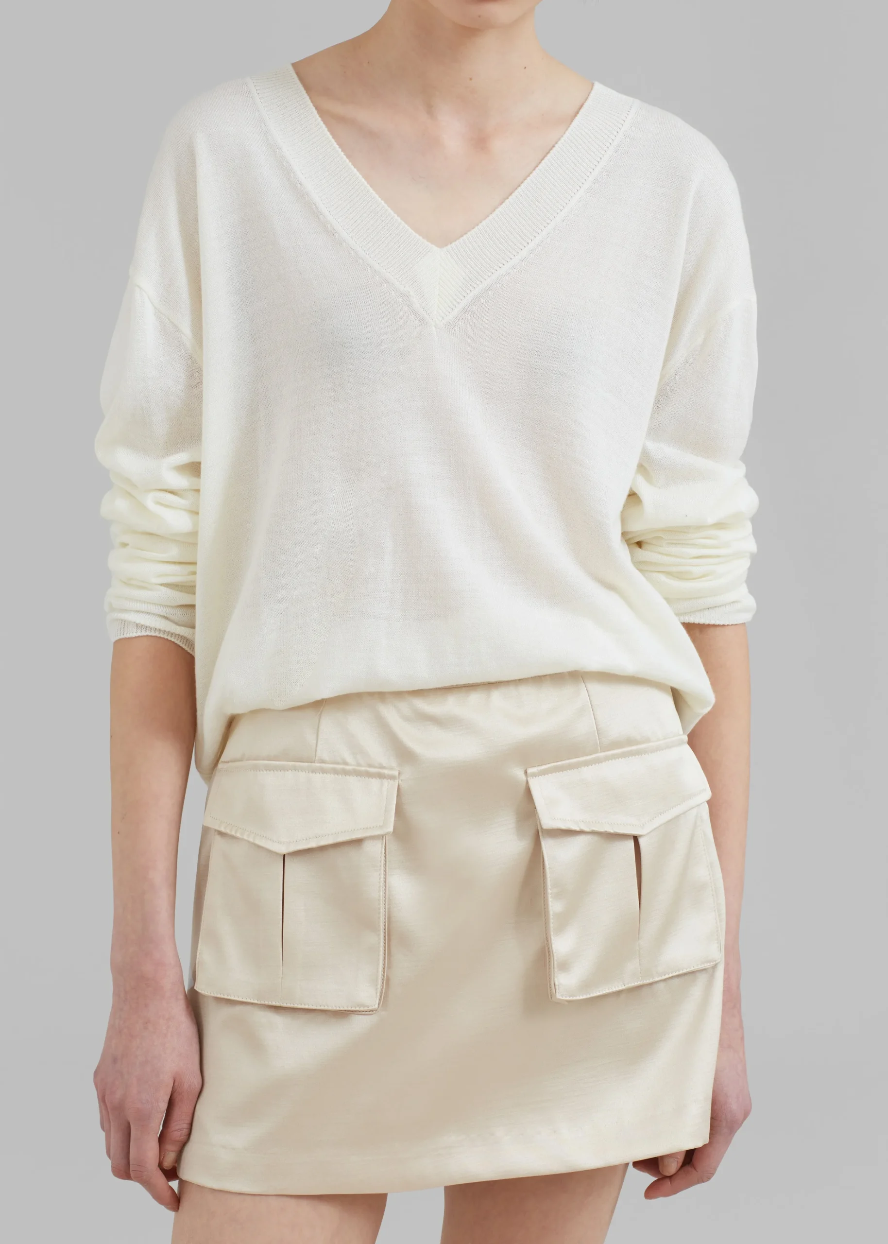 The Frankie Shop Juro V-Neck Knit Cream