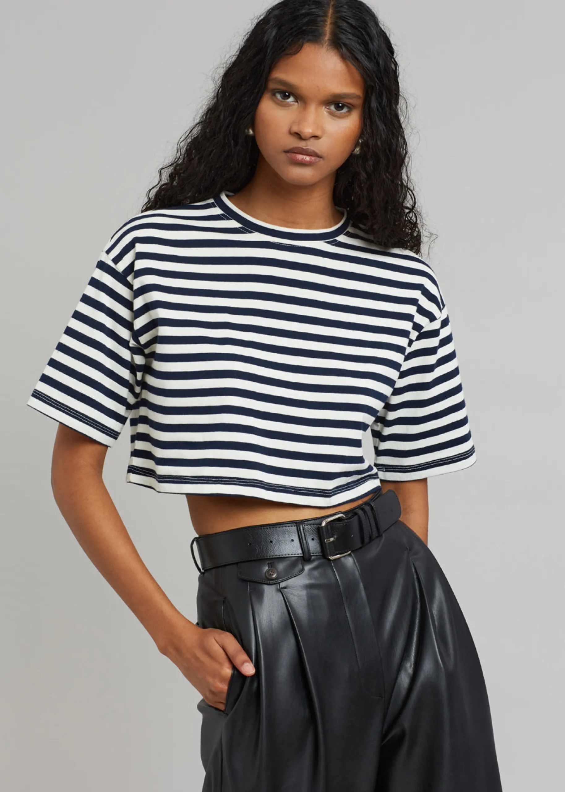 The Frankie Shop Karina Cropped T-Shirt Navy/Off White Online