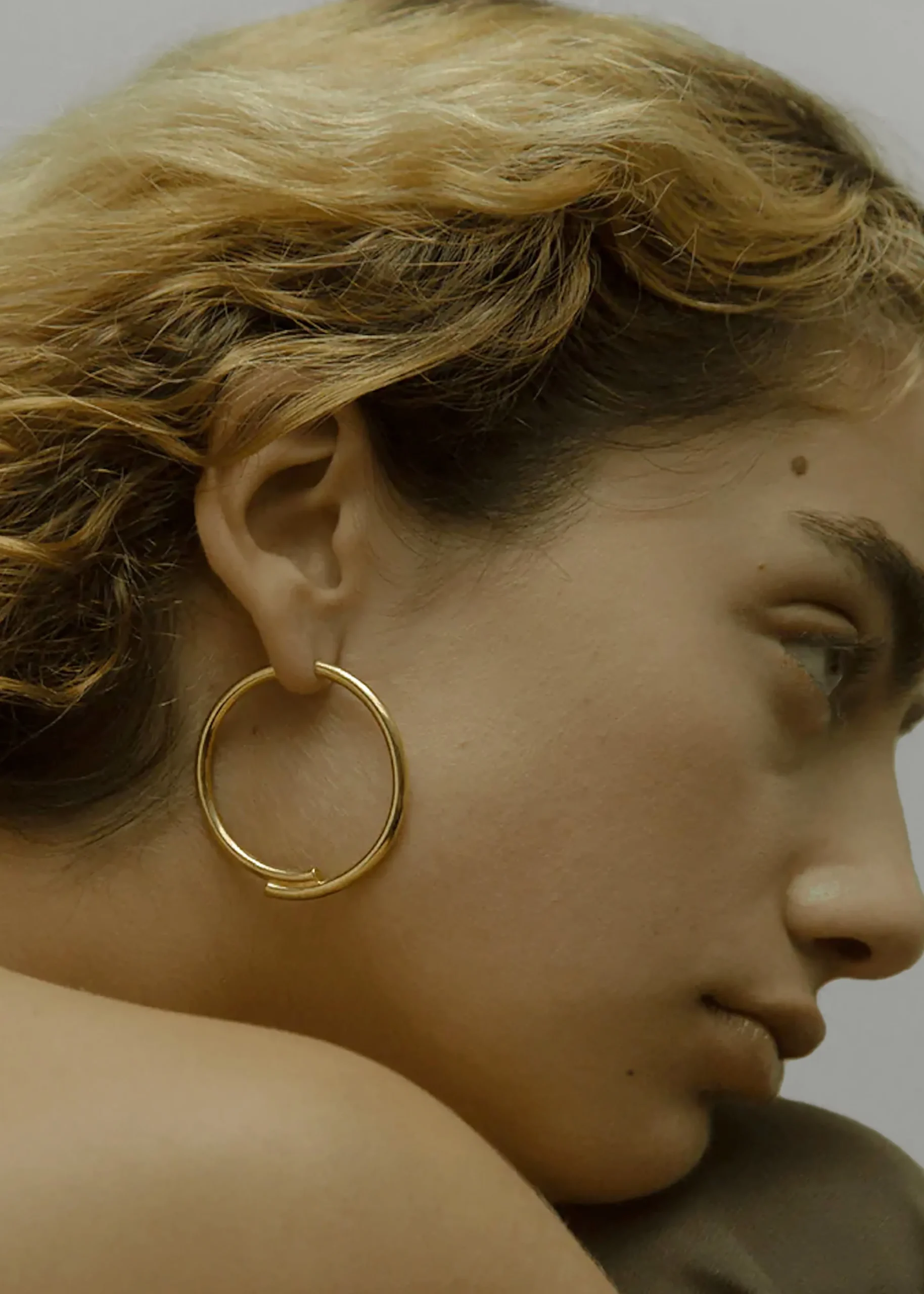 The Frankie Shop Otiumberg Large Chaos Hoops Gold Online