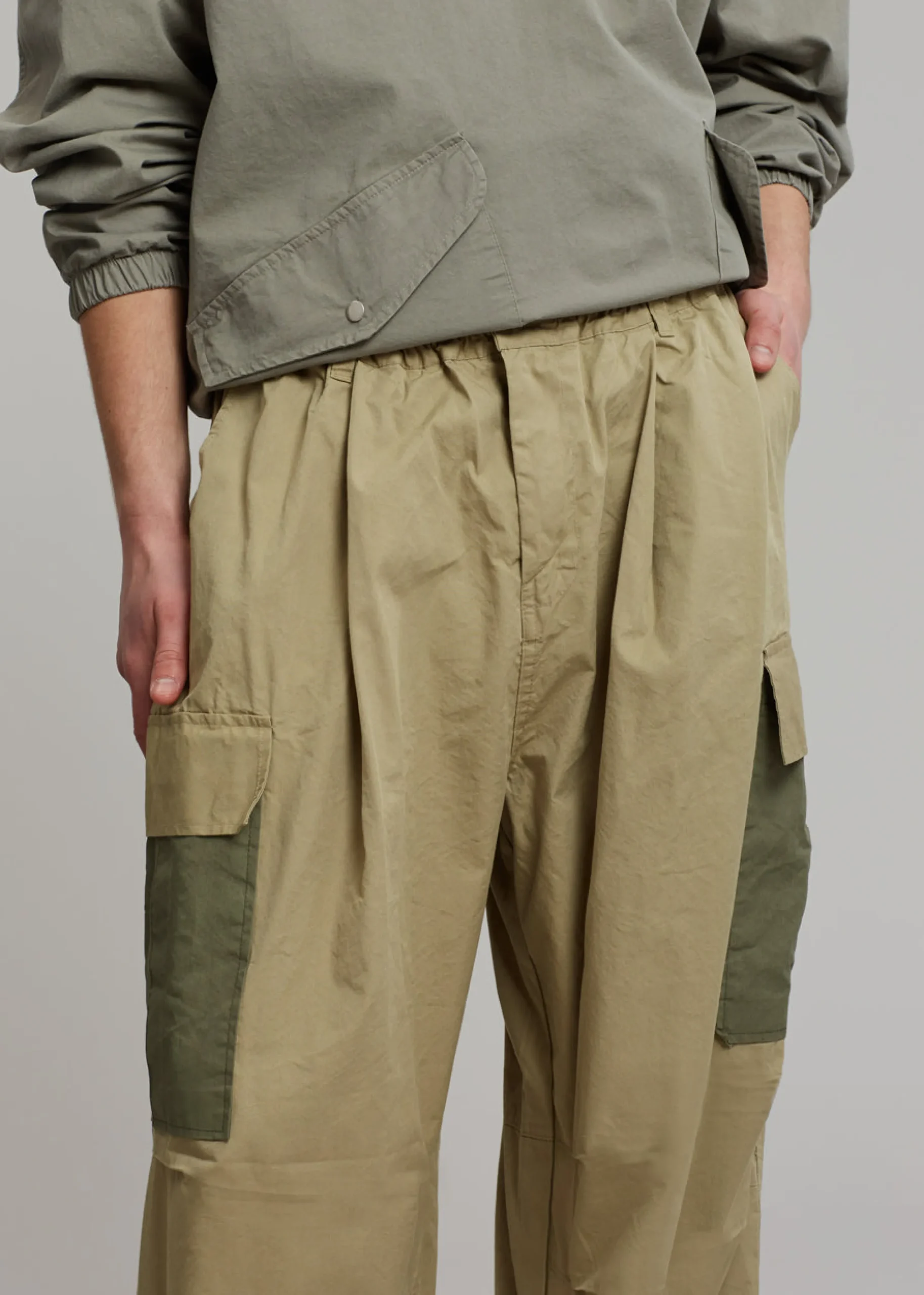The Frankie Shop Stu Colorblock Cargo Pants Beige Combo Discount