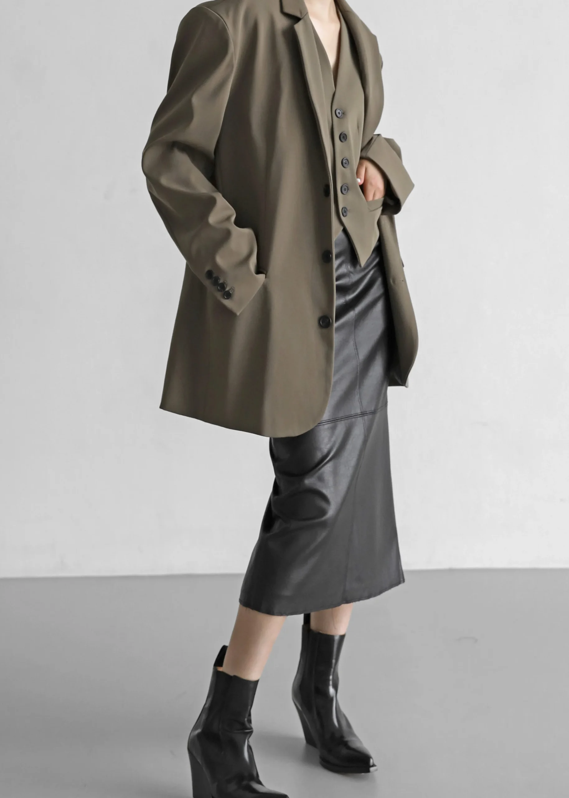 The Frankie Shop Tansy Oversized Blazer Olive