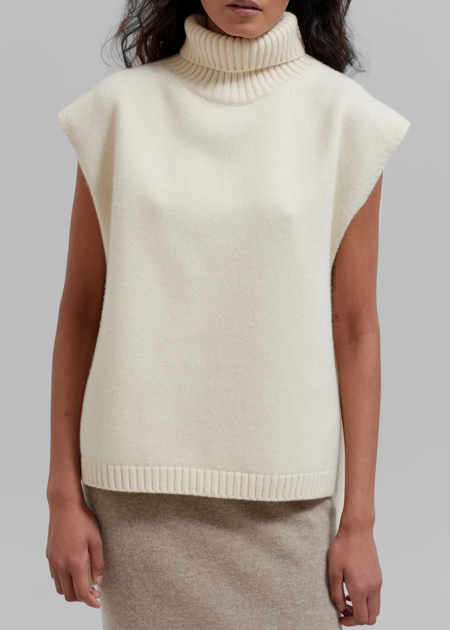 The Frankie Shop Vira Sleeveless Knit Turtleneck Cream